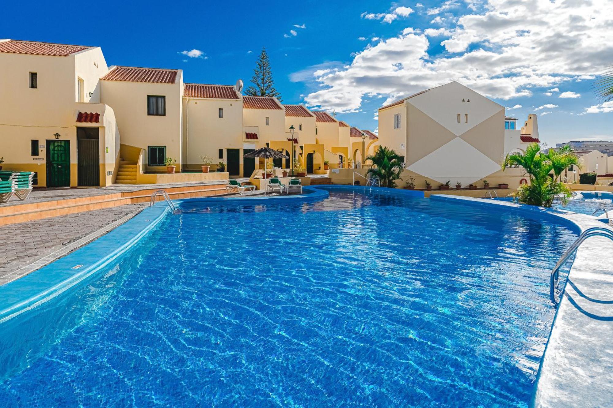 Apartment Cozy Spacious Seaview 300m
